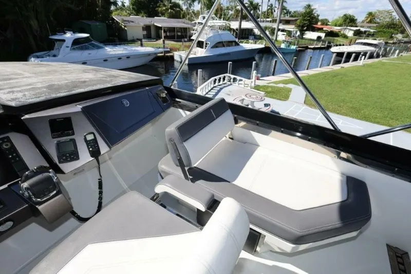 Slide: The Image of Galeon 650 Sky 2019 - 11