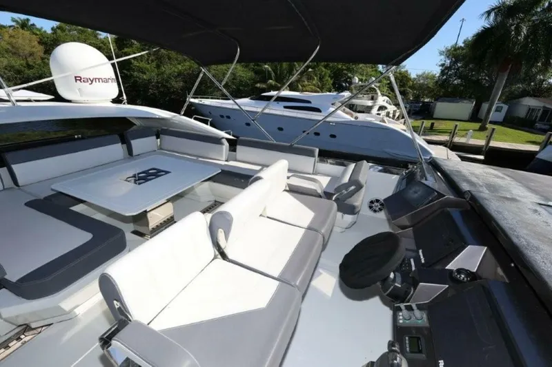 Slide: The Image of Galeon 650 Sky 2019 - 13
