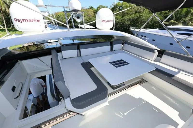 Slide: The Image of Galeon 650 Sky 2019 - 14