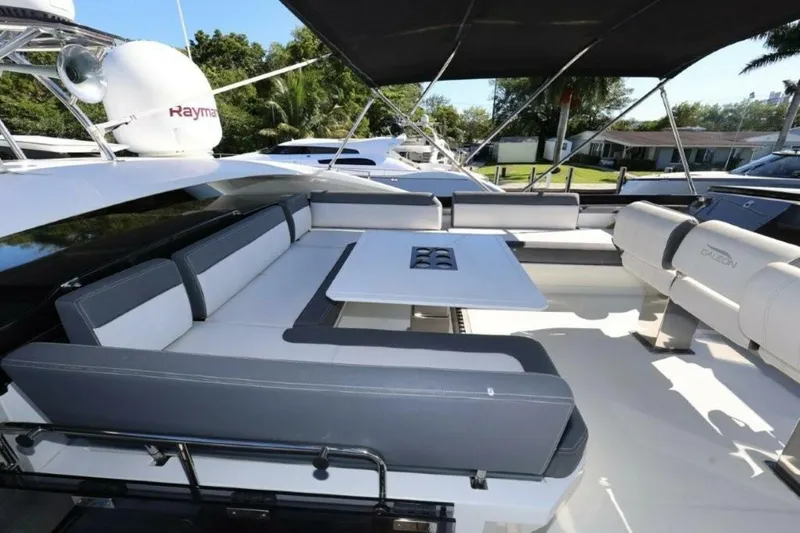 Slide: The Image of Galeon 650 Sky 2019 - 17