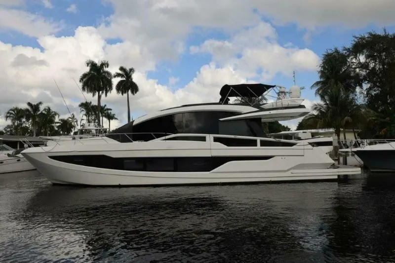 Slide: The Image of Galeon 650 Sky 2019 - 2