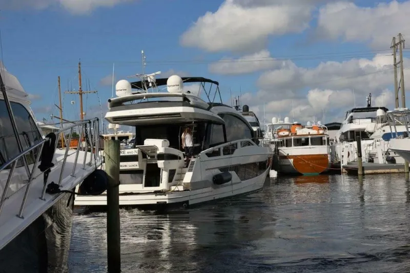 Slide: The Image of Galeon 650 Sky 2019 - 3