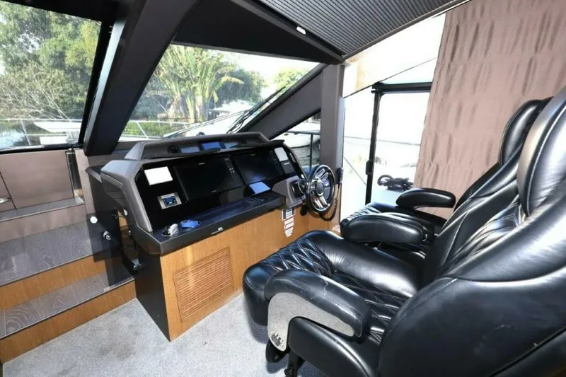 Slide: The Image of Galeon 650 Sky 2019 - 31
