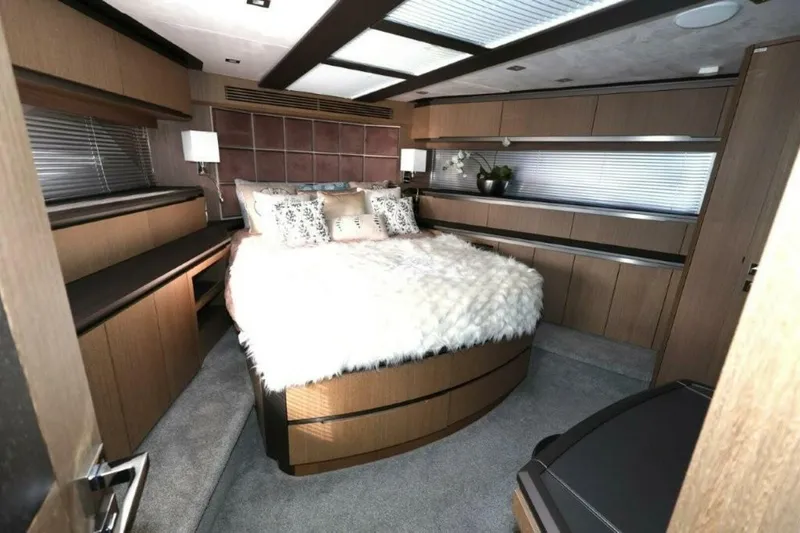 Slide: The Image of Galeon 650 Sky 2019 - 37