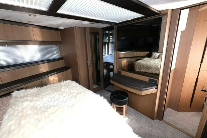 Slide: The Image of Galeon 650 Sky 2019 - 40