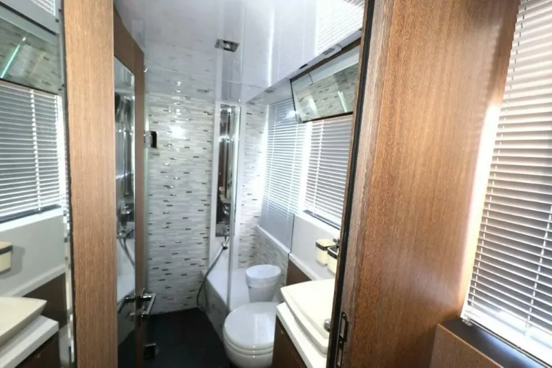 Slide: The Image of Galeon 650 Sky 2019 - 45