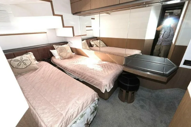 Slide: The Image of Galeon 650 Sky 2019 - 46
