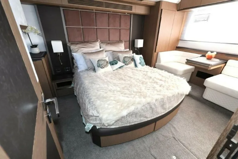 Slide: The Image of Galeon 650 Sky 2019 - 50