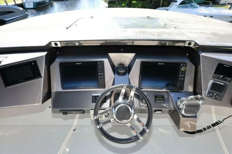 Slide: The Image of Galeon 650 Sky 2019 - 8