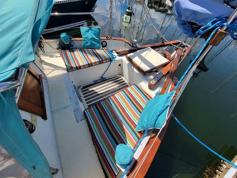Slide: The Image of Westsail 32 1975 - 10