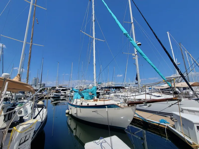 Slide: The Image of Westsail 32 1975 - 12