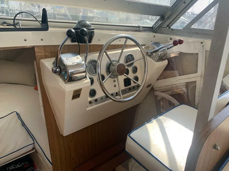 Slide: The Image of Bertram 28 Flybridge Cruiser 1978 - 14