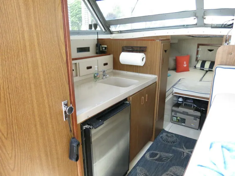 Slide: The Image of Bertram 28 Flybridge Cruiser 1978 - 19
