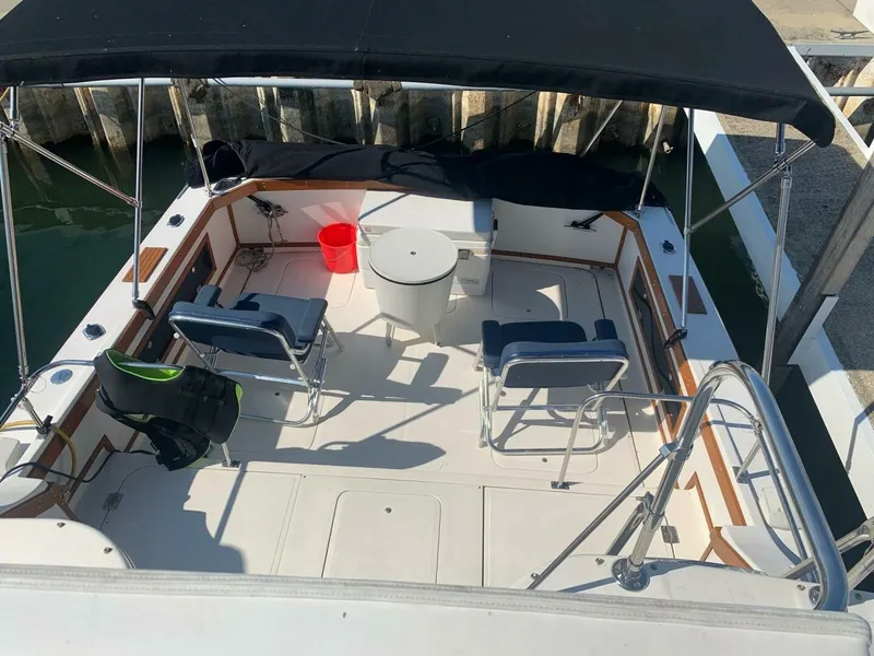 Slide: The Image of Bertram 28 Flybridge Cruiser 1978 - 7
