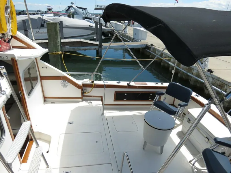 Slide: The Image of Bertram 28 Flybridge Cruiser 1978 - 8