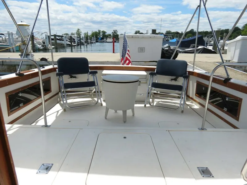Slide: The Image of Bertram 28 Flybridge Cruiser 1978 - 9