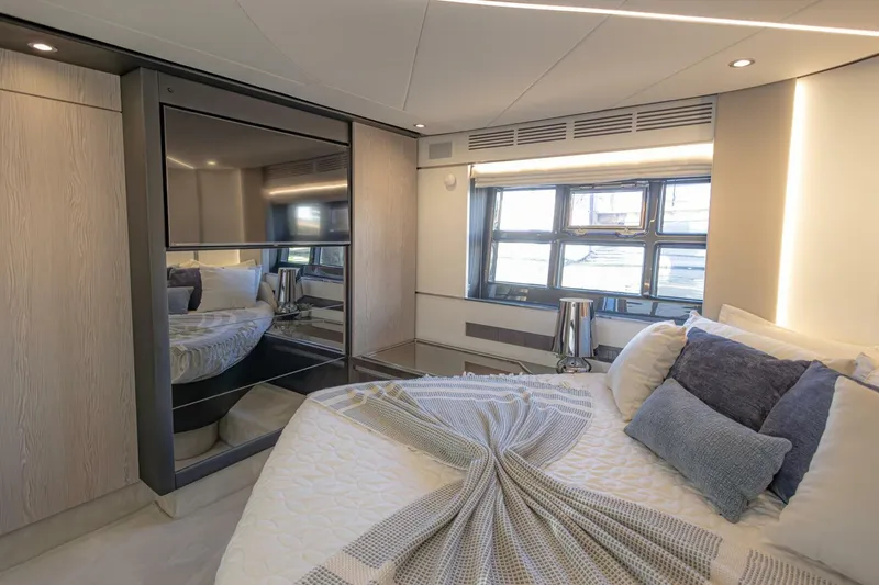 Slide: The Image of Azimut S6 Sport-Fly 2023 - 27