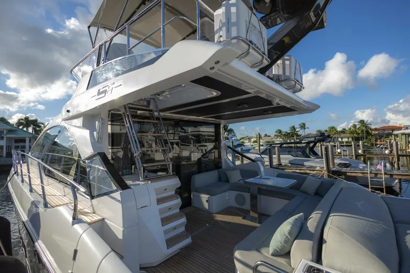 Slide: The Image of Azimut S6 Sport-Fly 2023 - 3