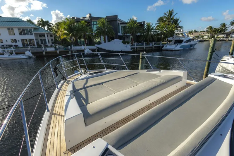 Slide: The Image of Azimut S6 Sport-Fly 2023 - 34