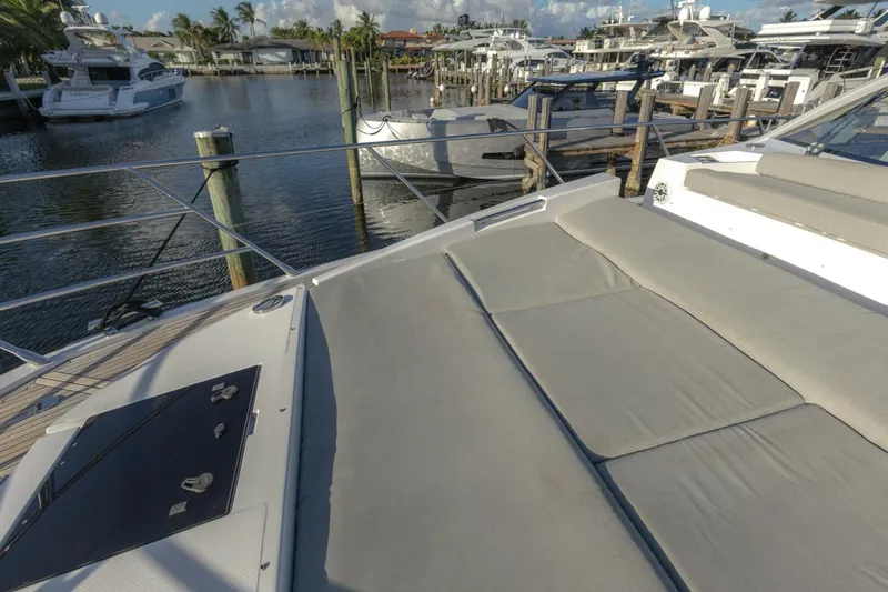 Slide: The Image of Azimut S6 Sport-Fly 2023 - 38