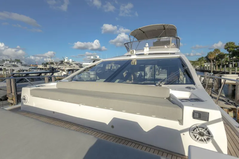 Slide: The Image of Azimut S6 Sport-Fly 2023 - 39