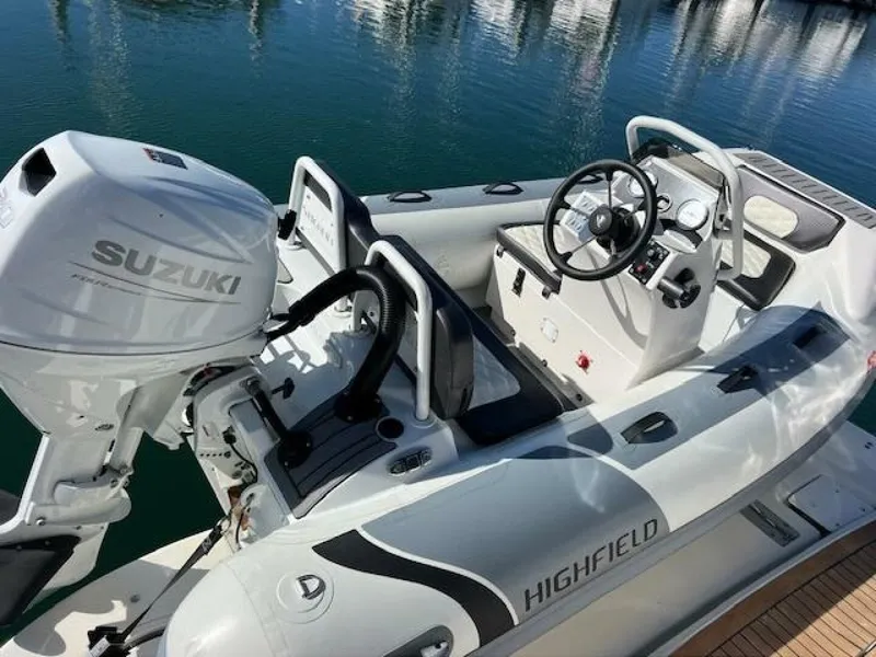 Slide: The Image of Sea Ray Sundancer 1997 - 9