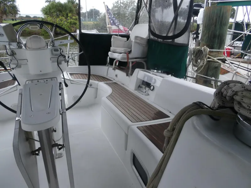 Slide: The Image of Beneteau 423 2004 - 11