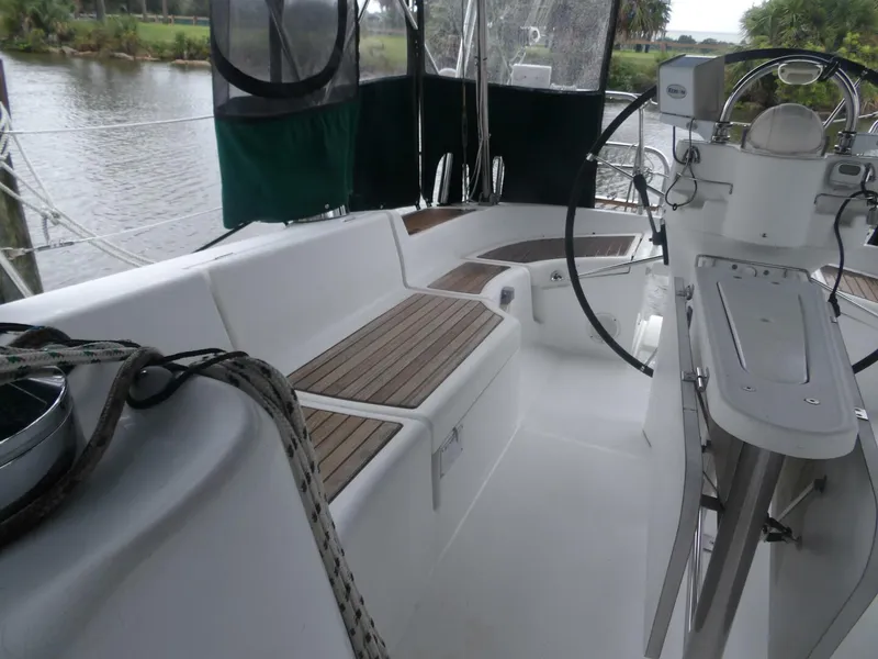 Slide: The Image of Beneteau 423 2004 - 12