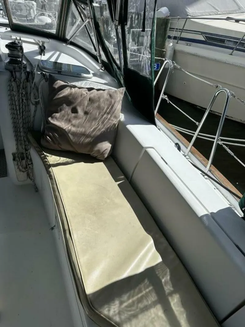 Slide: The Image of Beneteau 423 2004 - 14