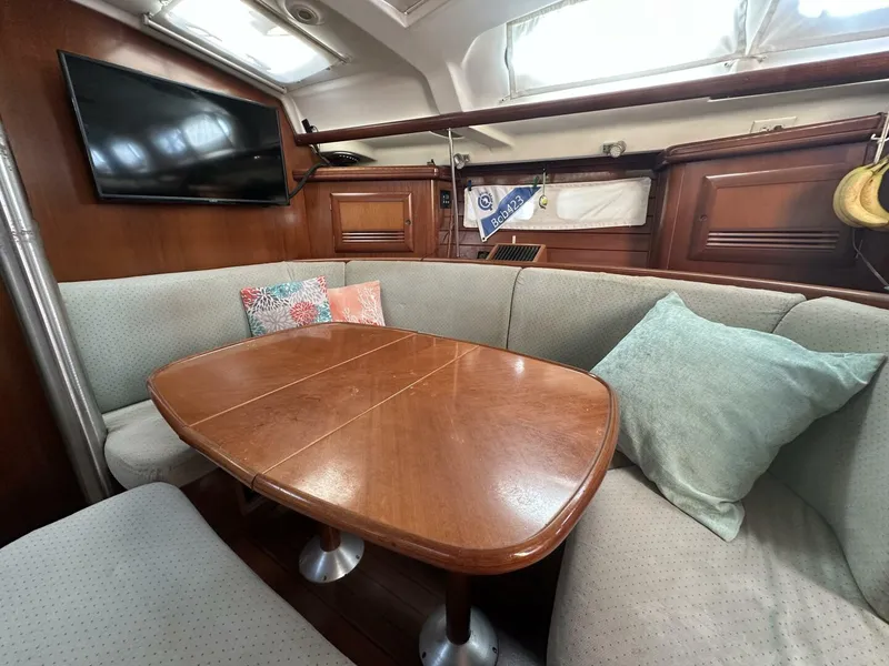 Slide: The Image of Beneteau 423 2004 - 20
