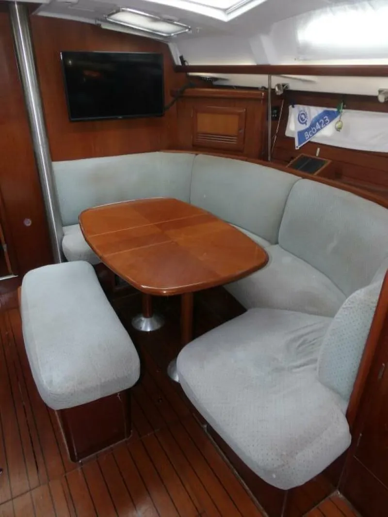 Slide: The Image of Beneteau 423 2004 - 21