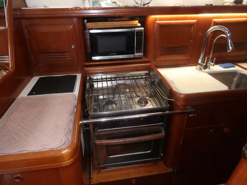 Slide: The Image of Beneteau 423 2004 - 31