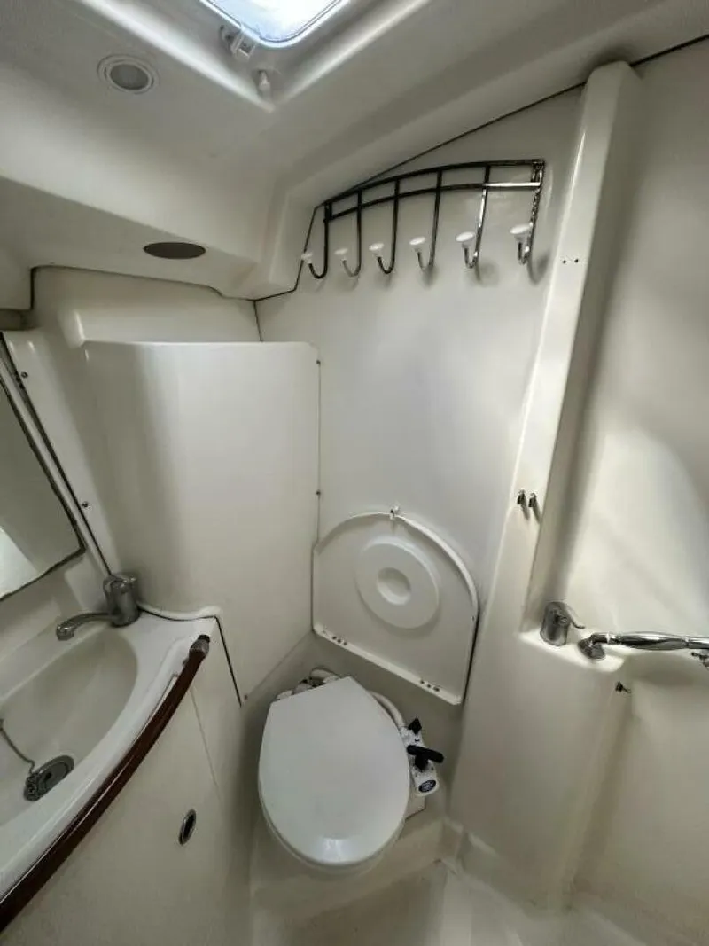 Slide: The Image of Beneteau 423 2004 - 47