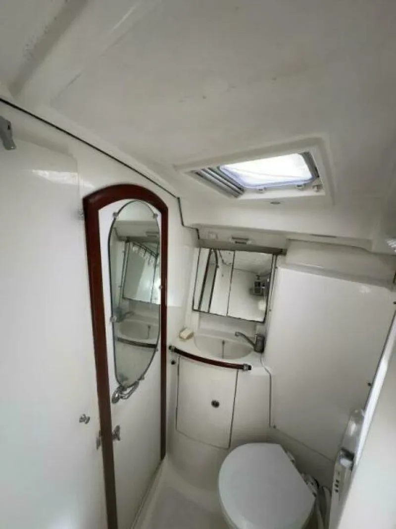Slide: The Image of Beneteau 423 2004 - 52