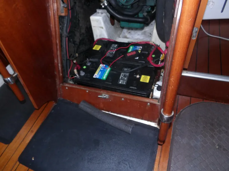 Slide: The Image of Beneteau 423 2004 - 53