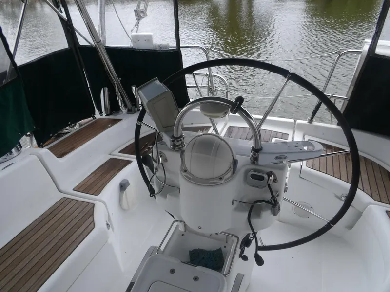 Slide: The Image of Beneteau 423 2004 - 9