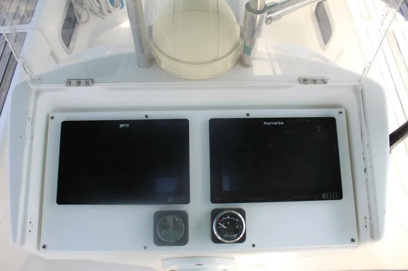 Slide: The Image of Beneteau 411 2001 - 14