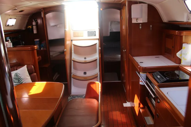 Slide: The Image of Beneteau 411 2001 - 20