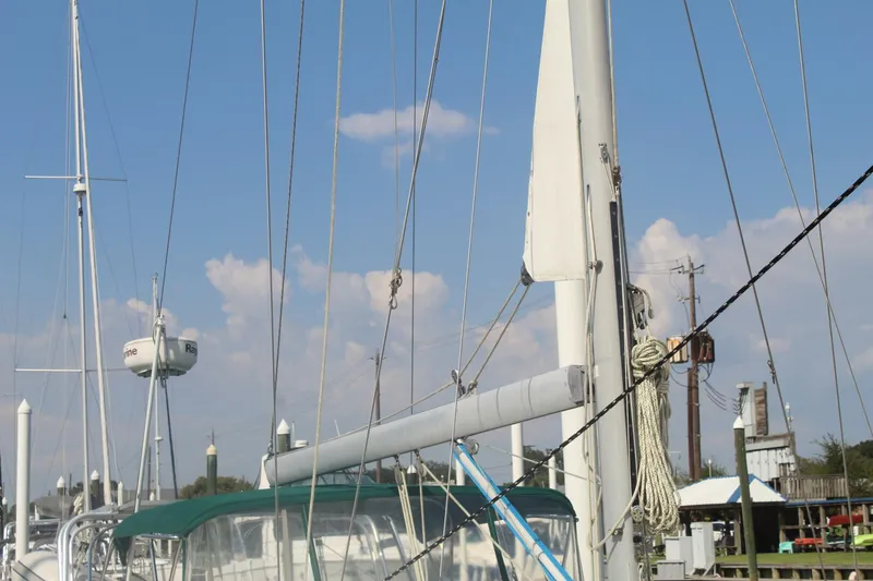 Slide: The Image of Beneteau 411 2001 - 3