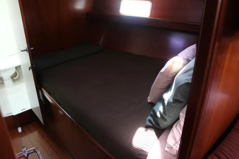 Slide: The Image of Beneteau 411 2001 - 31
