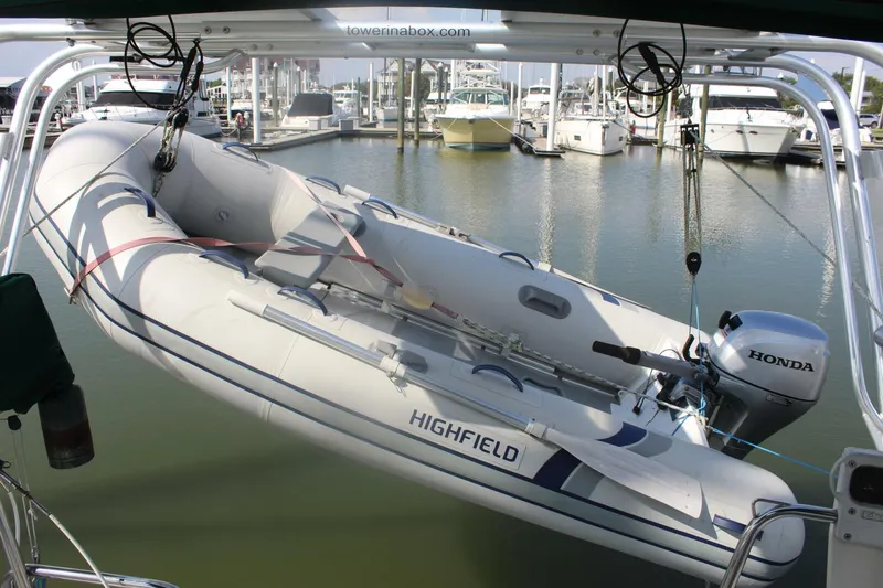 Slide: The Image of Beneteau 411 2001 - 8