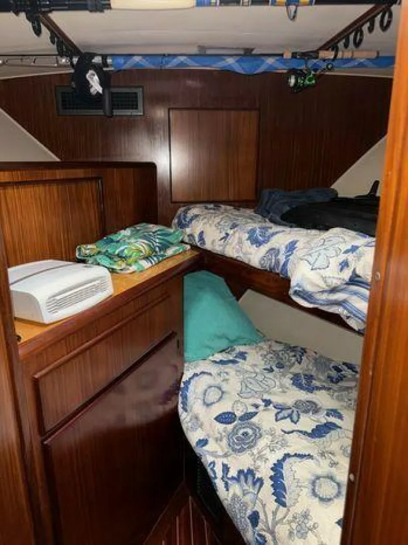 Slide: The Image of Hatteras 45 Convertible 1990 - 14