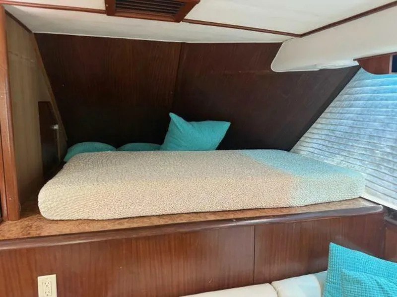 Slide: The Image of Hatteras 45 Convertible 1990 - 9