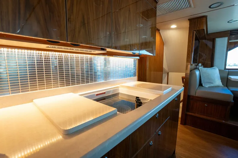Slide: The Image of Viking 72 Enclosed Bridge 2021 - 10