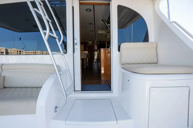 Slide: The Image of Viking 72 Enclosed Bridge 2021 - 31