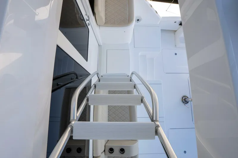 Slide: The Image of Viking 72 Enclosed Bridge 2021 - 36