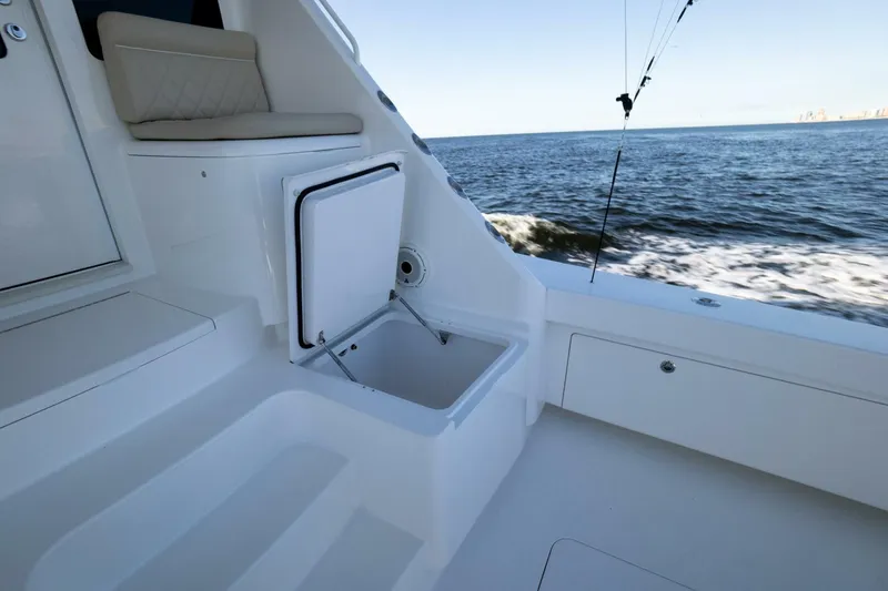 Slide: The Image of Viking 72 Enclosed Bridge 2021 - 42