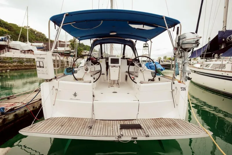 Slide: The Image of Jeanneau 389 Sun Odyssey 2019 - 15