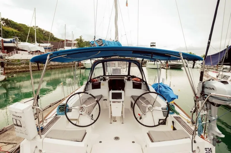 Slide: The Image of Jeanneau 389 Sun Odyssey 2019 - 21