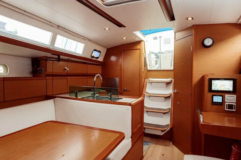 Slide: The Image of Jeanneau 389 Sun Odyssey 2019 - 24